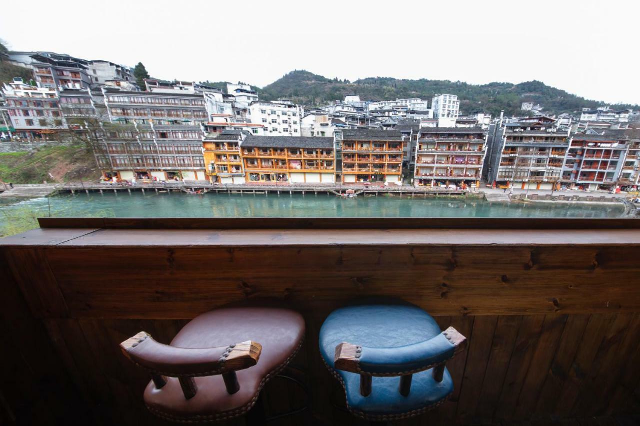 Flower Time Inn Fenghuang Exterior photo