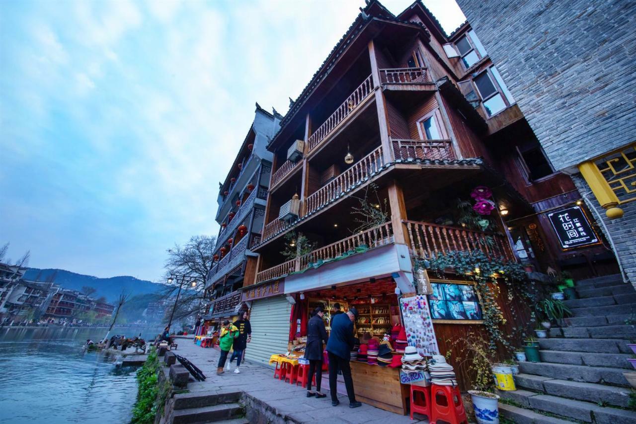 Flower Time Inn Fenghuang Exterior photo